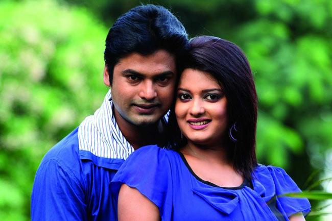 প্রকাশ্যে শম্পা