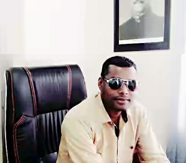 কোমড়ে আগ্নেয়াস্ত্র,কখনো সাংবাদিক, কখনোবা তথ্যমন্ত্রীর পি.এস গাজিপুরের কালিয়াকৈর থানাধীন মৌচাক এলাকার কে এই তিতুমীর ?