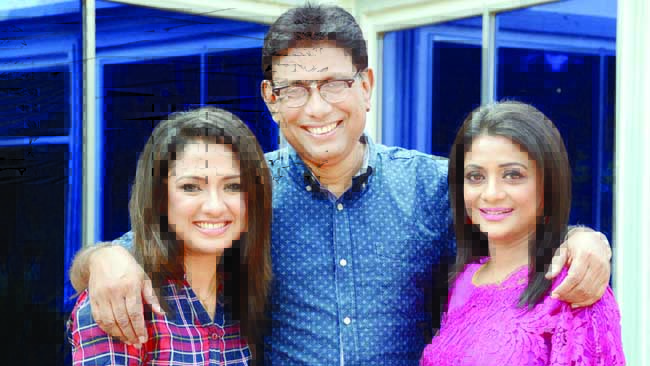 একফ্রেমে আফজাল সুইটি ও সোনিয়া