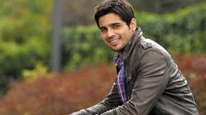 ক্যামের‍ার সামনে নগ্ন হতে পারি