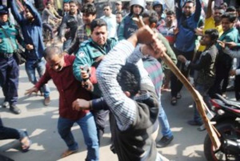 যুবলীগ বিএনপি সংঘর্ষে আহত ৫