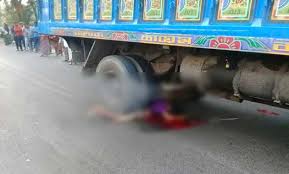 ট্রাকের চাপায় বাইসাইকেল আরোহী পিষ্ট