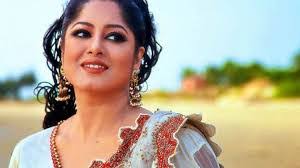 নায়ক ছবিতে নায়িকা মৌসুমি