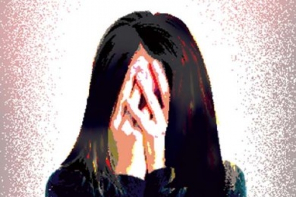 যুবতীকে গণধর্ষণ করলো ভারতে গাড়ির ভিতরে
