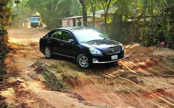 আয়ুষ্কাল শেষ  ৭০ হাজার কিলোমিটার সড়কের