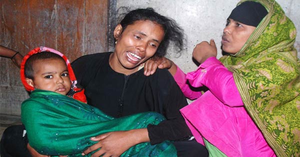 মায়ের কোল  থেকে  পড়ে শিশুর মৃত্যু