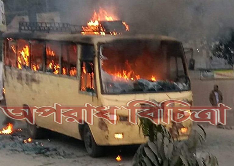 বেলকুচি মেয়রের মামলায় যুবলীগের দু’নেতা গ্রেফতার, প্রতিবাদে ভাংচুর, অগ্নিসংযোগ