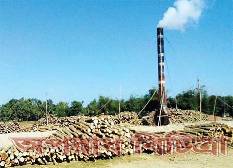 ফসলি জমি ধ্বংস গড়ে উঠছে ইটভাটা,নীরব প্রশাসন