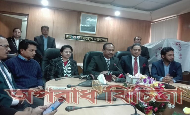 পোশাক শ্রমিকদের নতুন বেতন নির্ধারণ ৬ মাসের মধ্যে