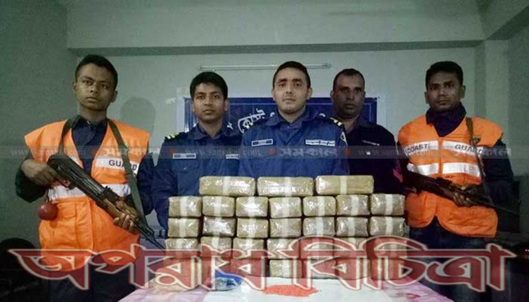 ৩ লাখ ইয়াবা উদ্ধার সাগরে ট্রলার থেকে