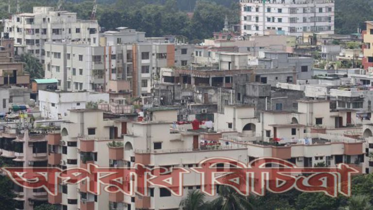 বাড়তি ভাড়া গোনার ভীতি তাড়া করে