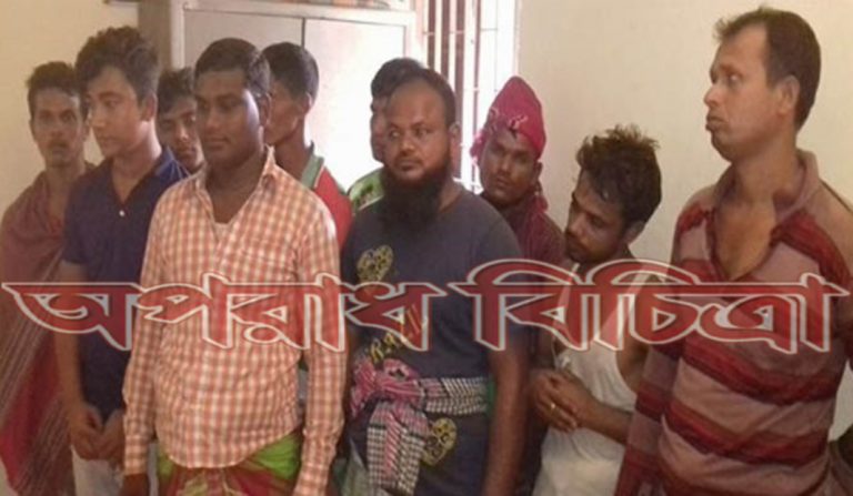 নারায়ণগঞ্জের সোনার গায়ে মেঘনা নদীর বালু অবৈধভাবে উত্তোলন করায় এগারো জনের কারাদণ্ড