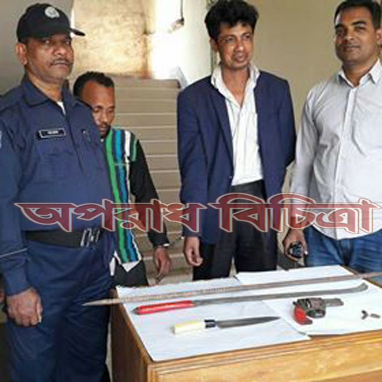 এস আই কামরুল ইসলাম অবৈধ অস্ত্র উদ্ধার ও অপরাধীদের গ্রেফতারের মধ্য দিয়ে লক্ষ্মীপুর জেলা পুলিশের ভাবমূর্তি উজ্জ্বল করছে