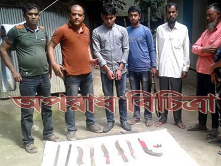 লক্ষ্মীপুরে রামগঞ্জে বিপুল পরিমান অস্ত্রসহ ছাত্রলীগ নেতা সুজন আটক