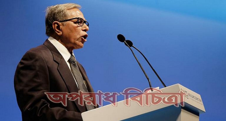 এখন মোবাইল  নিয়ে সবাই ব্যস্ত এ কারণে পারিবারিক বন্ধন দুর্বল হচ্ছে