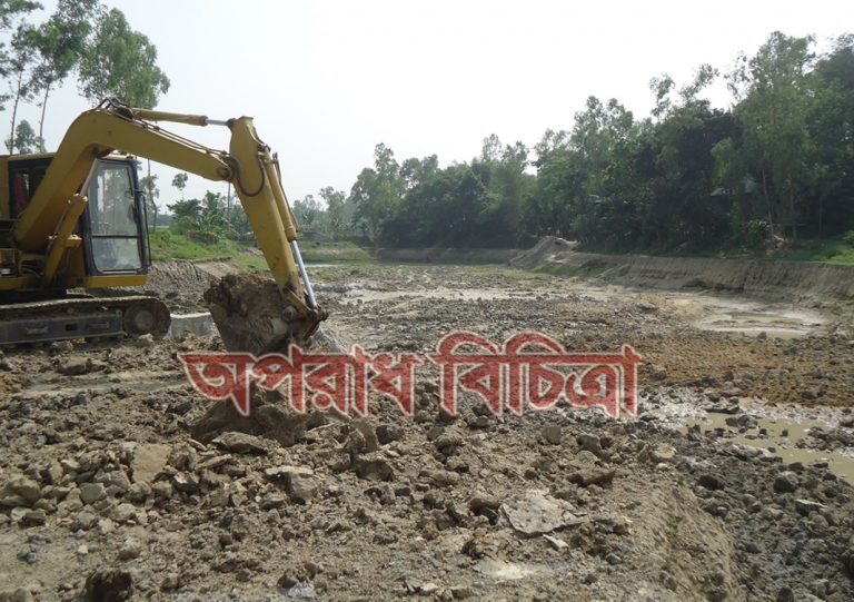 রায়গঞ্জে পৌর মাটি ব্যবহৃত হচ্ছে অবৈধ ইটভাটায়