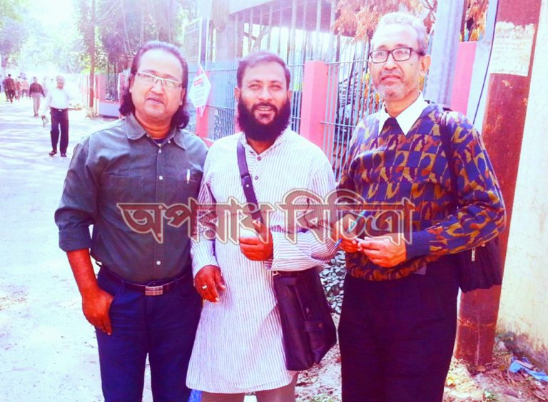 চিত্রশিল্পী রফিক বইয়ের রাজ্য থেকেই একজন সাদা মনের মানুষ