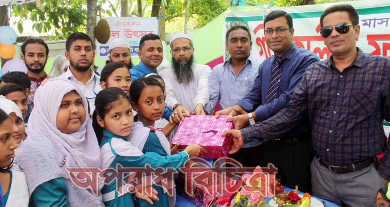 শিক্ষার্থীদের আয়োজনে লক্ষ্মীপুরে দিনব্যাপী ফল উৎসব