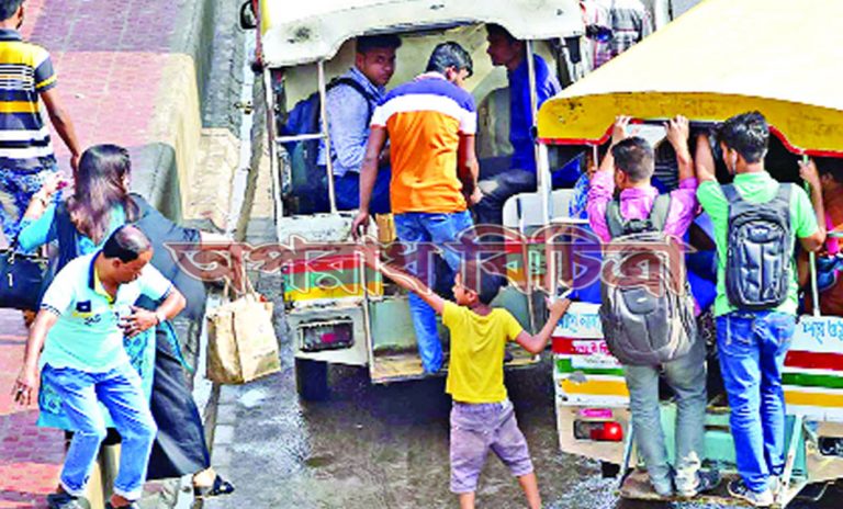পরিবহন শ্রমিকরা যেন মালিকদের লোভের ফাঁদে পড়েছে
