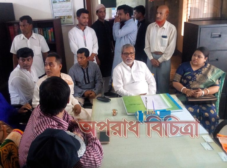 দশমিনায় সিইসির সার্ভার স্টেশন পরিদর্শন ঈদের পরে বিতরন হবে স্মাট কার্ড