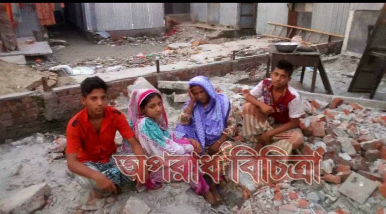 শ্রীনগরে চেয়ারম্যান জাকিরের নেতৃত্বে বাড়িঘর-ভাংচুরের ঘটনায় মামলা রেকর্ড করেনি ওসি আলমগীর