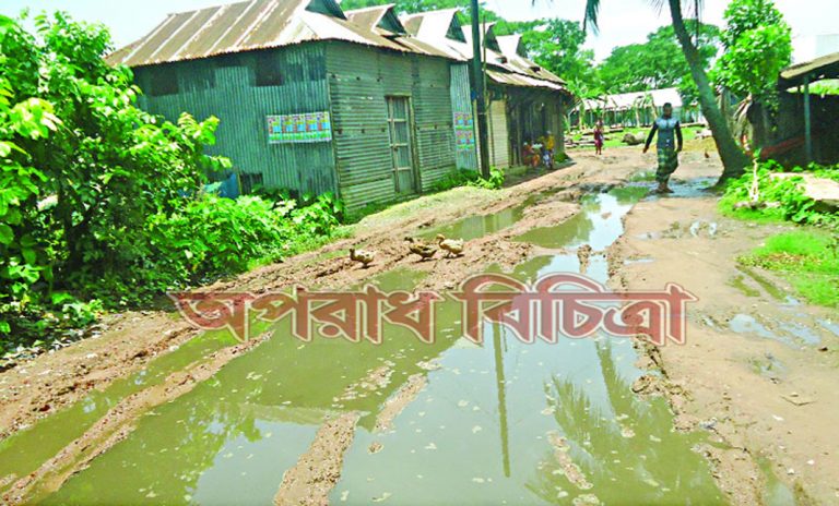 ‘প্রতি মাসে লাখ লাখ টেহা উঠে বাজার থাইক্যা