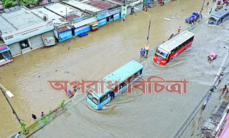 বৃষ্টির কারণে জলজট-যানজটে ঢাকা মহানগর