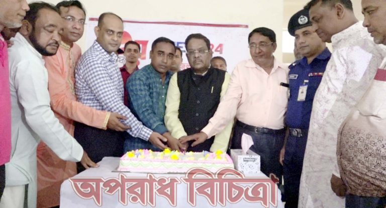 নিউজ টোয়েন্টিফোর দেশের নিউজ টোয়েন্টিফোর টোয়েন্টিফোর দেশের উপস্থিত ছিলেন হোসেন