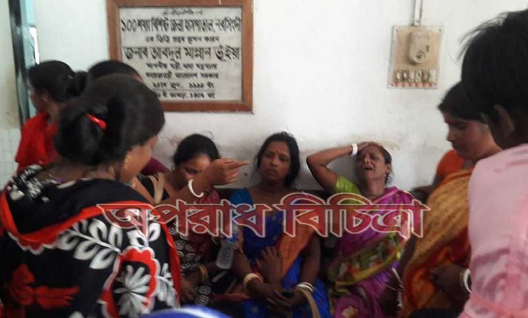 বরযাত্রীবাহী মাইক্রোবাসের মুখোমুখি সংঘর্ষে চারজন নিহত