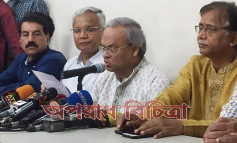 খালেদা জিয়ার  চিকিৎসা নিয়ে সরকার ছলচাতুরি করছে : রিজভী