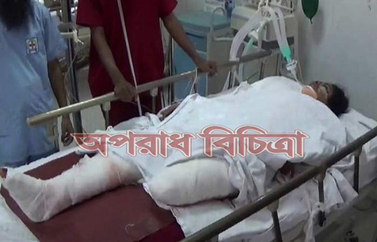 ট্রাকের চাকায় পিষ্ট হয়ে পা হারালো  গার্মেন্টস কর্মী