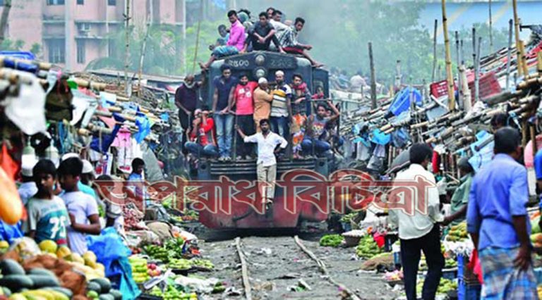 এ বাজারগুলো বসছে টাকার বিনিময়ে, আর এ টাকার ভাগ পাচ্ছেন অনেকেই