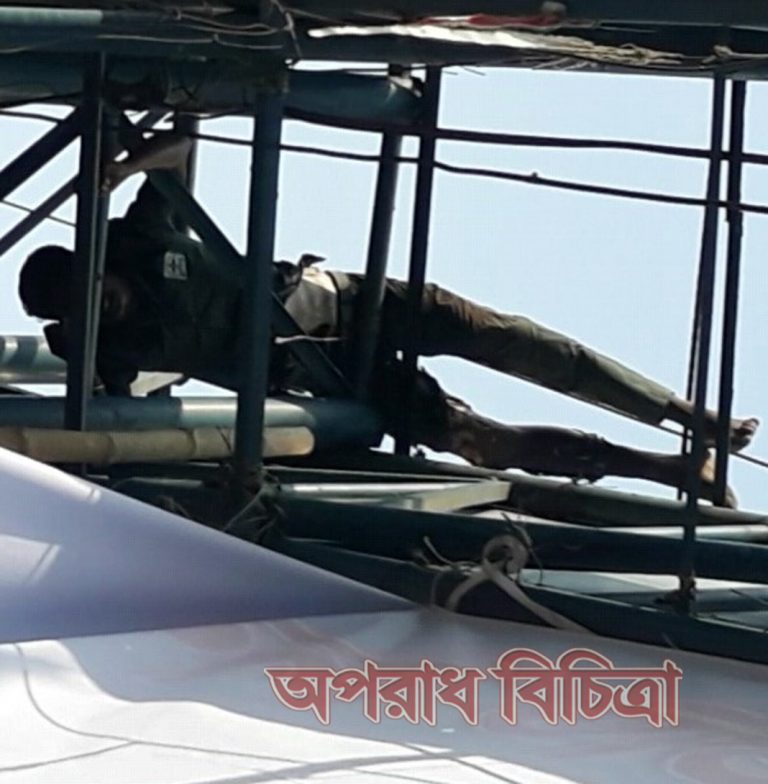 সংসদ সদস্য ডাঃ এনামুর রহমানের নির্বাচনী প্রচারনার ব্যানার লাগাতে গিয়ে বিদ্যুৎস্পৃষ্ট হয়ে আহত, এনাম মেডিকেলে কর্মরত ওয়ার্ডবয়