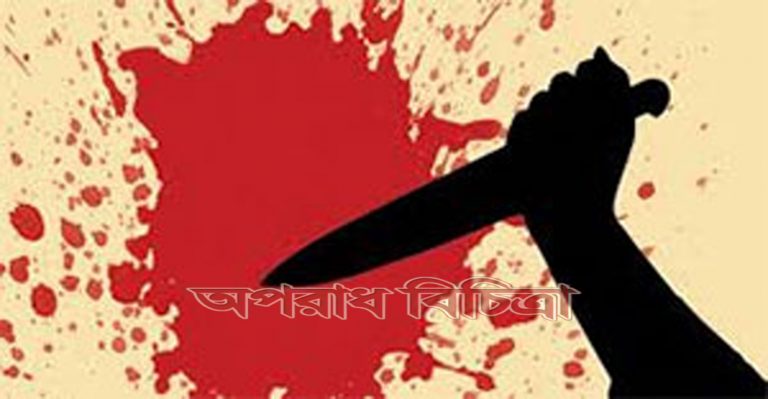 চলন্ত রিকশায় পিছন থেকে ছুরিকাঘাতে এক চিকিৎসক আহত