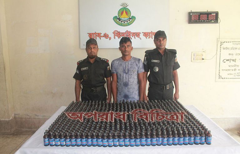 ৭শ’ বোতল ভারতীয় ফেনসিডিল পণ্যবাহী ট্রাক আটক