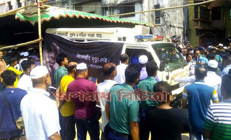 মায়ের কবরের পাশে  চিরনিদ্রায় শায়িত হবেন আইয়ুব বাচ্চু