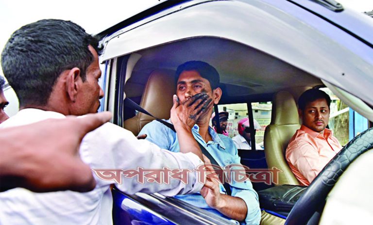 কর্মবিরতির নামে দেশজুড়ে পরিবহন শ্রমিকদের নৈরাজ্য