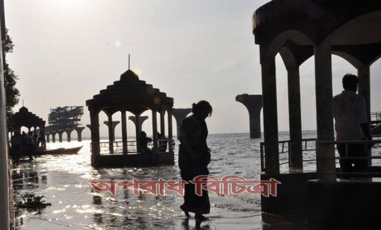 পবিত্র গঙ্গার পাশেই ধর্ষিতা হলেন এক নারী