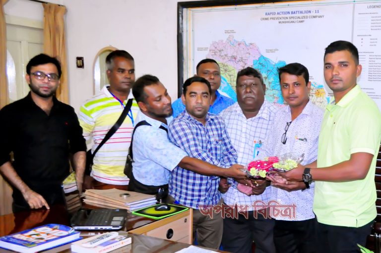 র‌্যাব-১১র সাথে শুভেচ্ছা বিনিময় করলেন বাংলাদেশ ক্রাইম রিপোর্টার্স সোসাইটি শ্রীনগর উপজেলা শাখা!