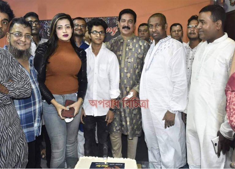রাজধানীতে ‘ক্যাফে রুফটপ’ উদ্বোধন করলেন চিত্রনায়িকা সানাই