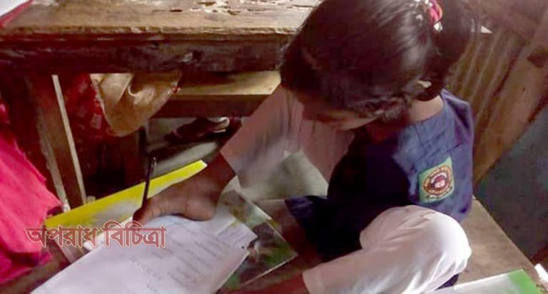 হাতবিহীন মুন্নীর অসাধারন প্রতিভা