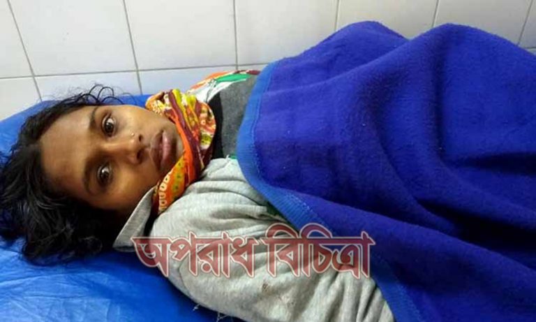 হাসপাতালে জায়গা না দেয়ায় গাছতলায় সন্তান প্রসব