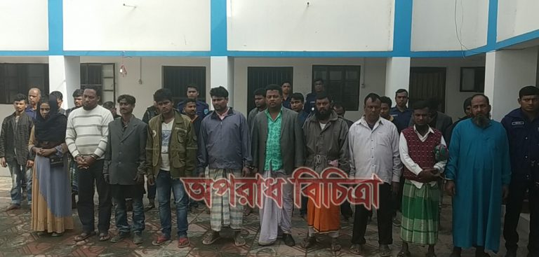 শ্রীনগরে পুলিশের অভিযানে গ্রেফতার-২২