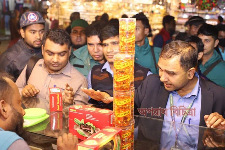 বা‌ণিজ্য মেলায় একটি কিনলে ১০টি ফ্রি’র নামে মিথ্যা বিজ্ঞাপন
