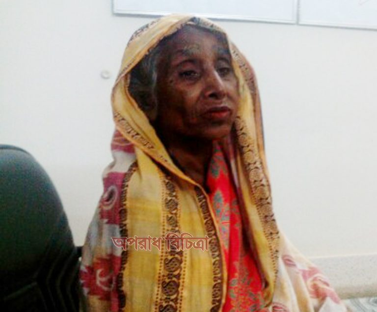 পু‌ত্রের বিরুদ্ধে মায়ের মামলা করায় মার‌পিট ও বসত ঘর দখলের ঘটনায় ১০ঘন্টায় পর পু‌লিশ উদ্ধার