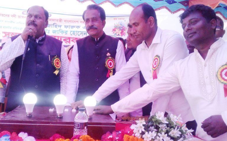 রাজিবপুরে প্রায় ৪শটি বিদ্যুৎমিটার উদ্বোধন করেন মাননীয় গন শিক্ষা প্রতিমন্ত্রী জাকির হোসেন এমপি