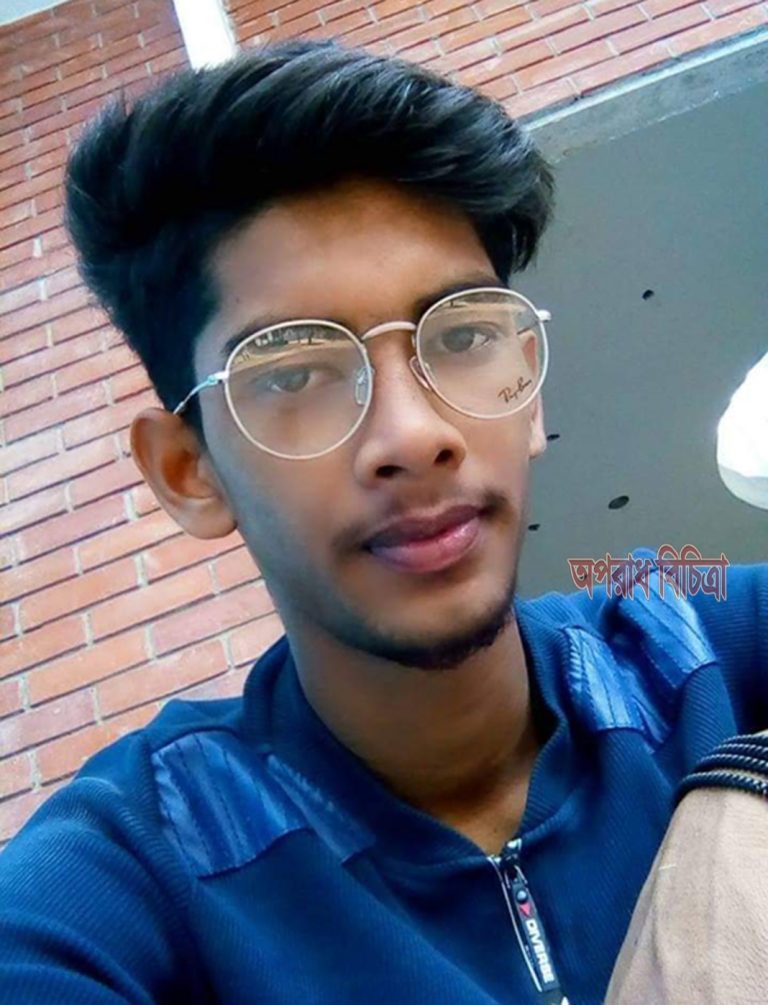 শ্রীনগরে হাতুড়ি দিয়ে পিটিয়ে স্কুল ছাত্রকে হত্যা