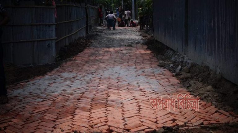 হাতীবান্ধায় দায়সারা ভাবে চলছে হেরিং বন কাজ