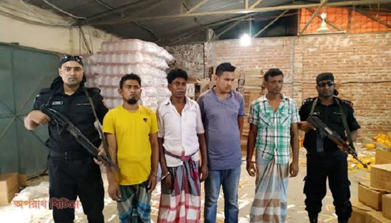 আমের কোনো অস্তিত্ব নেই আমের জুসে
