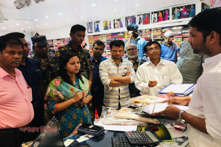 মেগামার্ট ও সানাই শপিংমল ১৪০০ টাকার কাপড় বিক্রি হয় ৫ হাজার টাকায়